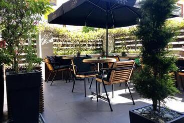 Mc Queen Rooms & Apartments