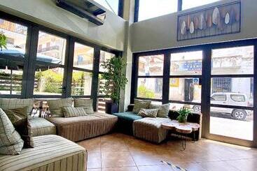 Mc Queen Rooms & Apartments