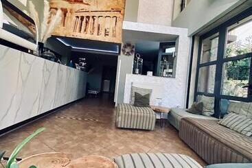 Mc Queen Rooms & Apartments