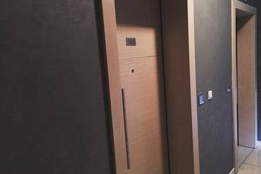 Mc Queen Rooms & Apartments