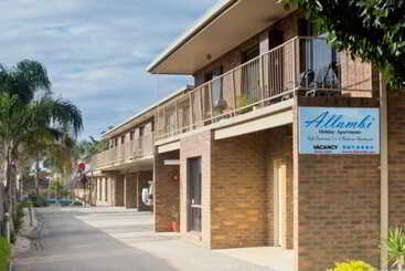 هتل Allambi Holiday Apartments