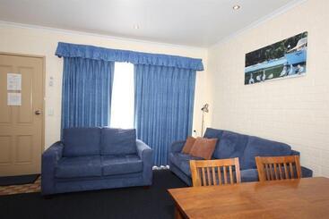 هتل Allambi Holiday Apartments