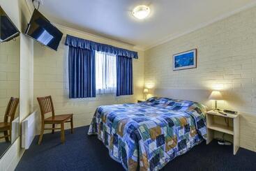 هتل Allambi Holiday Apartments