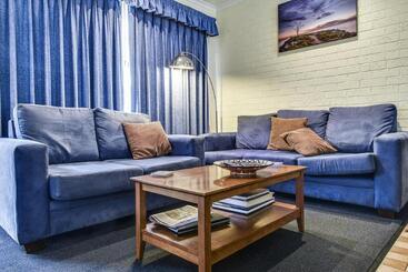 هتل Allambi Holiday Apartments