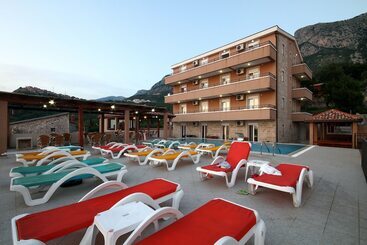 هتل Apartments Djurasevic