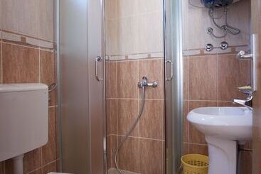 هتل Apartments Djurasevic