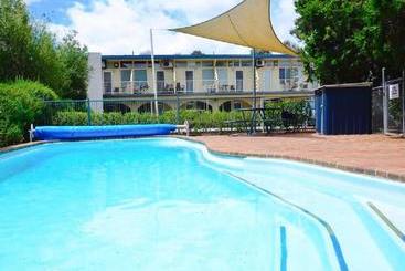 هتل Canberra Short Term & Holiday Accommodation