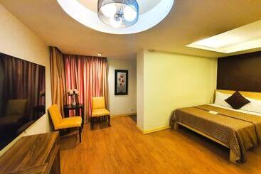 Festive Hotel Makati