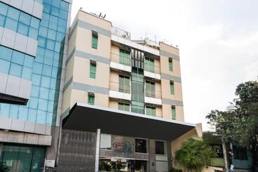 Festive Hotel Makati
