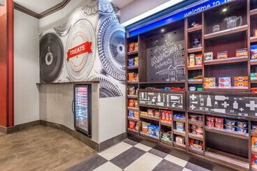 هتل Hampton Inn & Suites Madison / Downtown