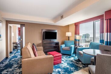 هتل Hampton Inn & Suites Madison / Downtown