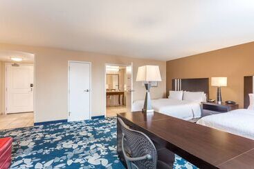 هتل Hampton Inn & Suites Madison / Downtown