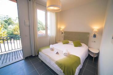 هتل Maison Familiale Lou Riou