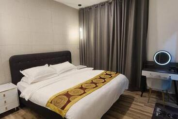 هتل Mega Inn
