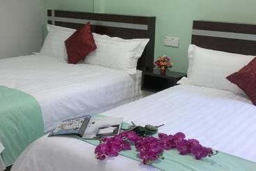 هتل Mega Inn