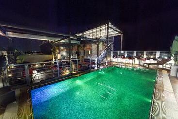 هتل Platinum Suites