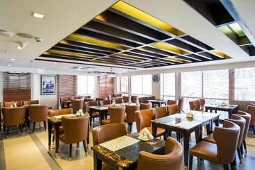 هتل Platinum Suites