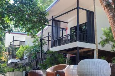 هتل Prasarnsook Villa Beach Resort
