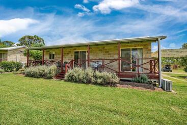 هتل Starline Alpacas Farmstay Resort