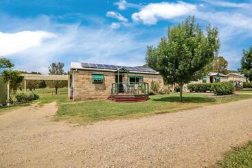 هتل Starline Alpacas Farmstay Resort