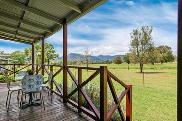 هتل Starline Alpacas Farmstay Resort