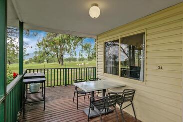 هتل Starline Alpacas Farmstay Resort
