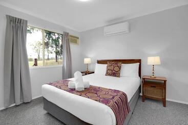 هتل Starline Alpacas Farmstay Resort