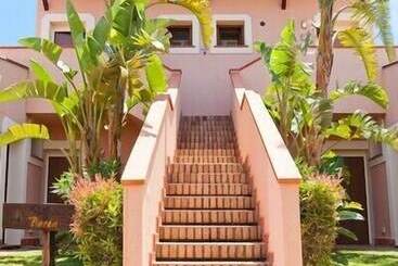 هتل Tindari Resort & Marina Beach