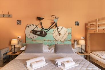 Bed And Breakfast Bric & Brac