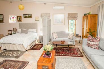 تختخواب و صبحانه Villa Pascal Guest House