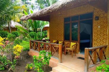 Sea World Club Beach Resort & Dive Center