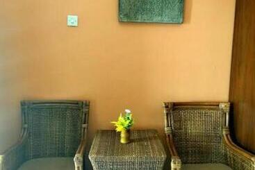 Sea World Club Beach Resort & Dive Center