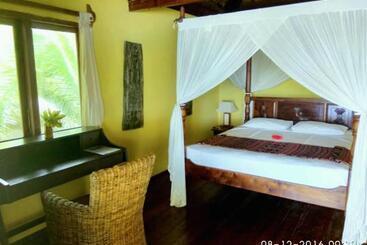 Sea World Club Beach Resort & Dive Center