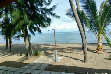 Sea World Club Beach Resort & Dive Center