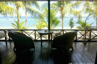 Sea World Club Beach Resort & Dive Center