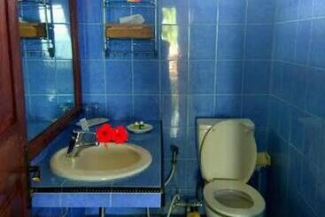Sea World Club Beach Resort & Dive Center