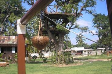 Tamarind Grand Resort Mae Sariang