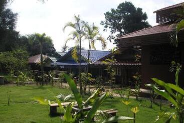 Tamarind Grand Resort Mae Sariang