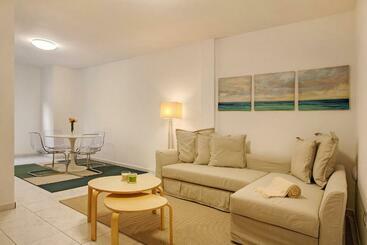 Little Gem - Arinaga
