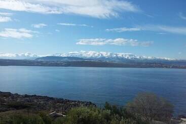 هتل Alianthos Suites