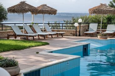 هتل Alianthos Suites