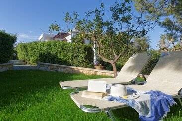 هتل Alianthos Suites
