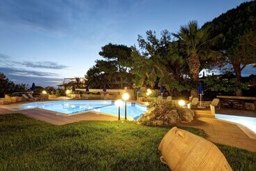 هتل Alianthos Suites