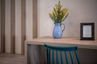 هتل Alianthos Suites