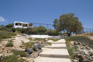 هتل Alianthos Suites