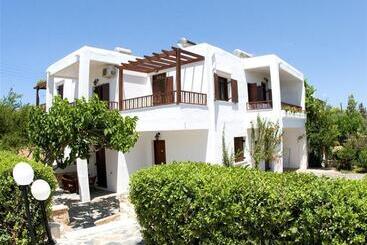هتل Alianthos Suites