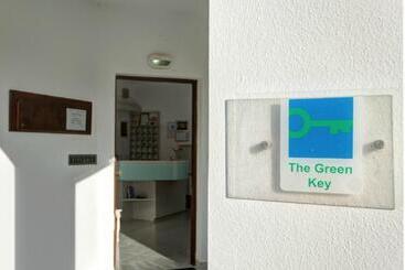 هتل Alianthos Suites