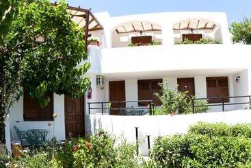 هتل Alianthos Suites