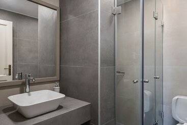 هتل Alianthos Suites