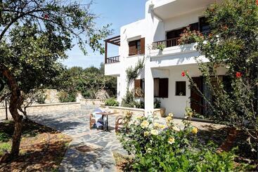 هتل Alianthos Suites